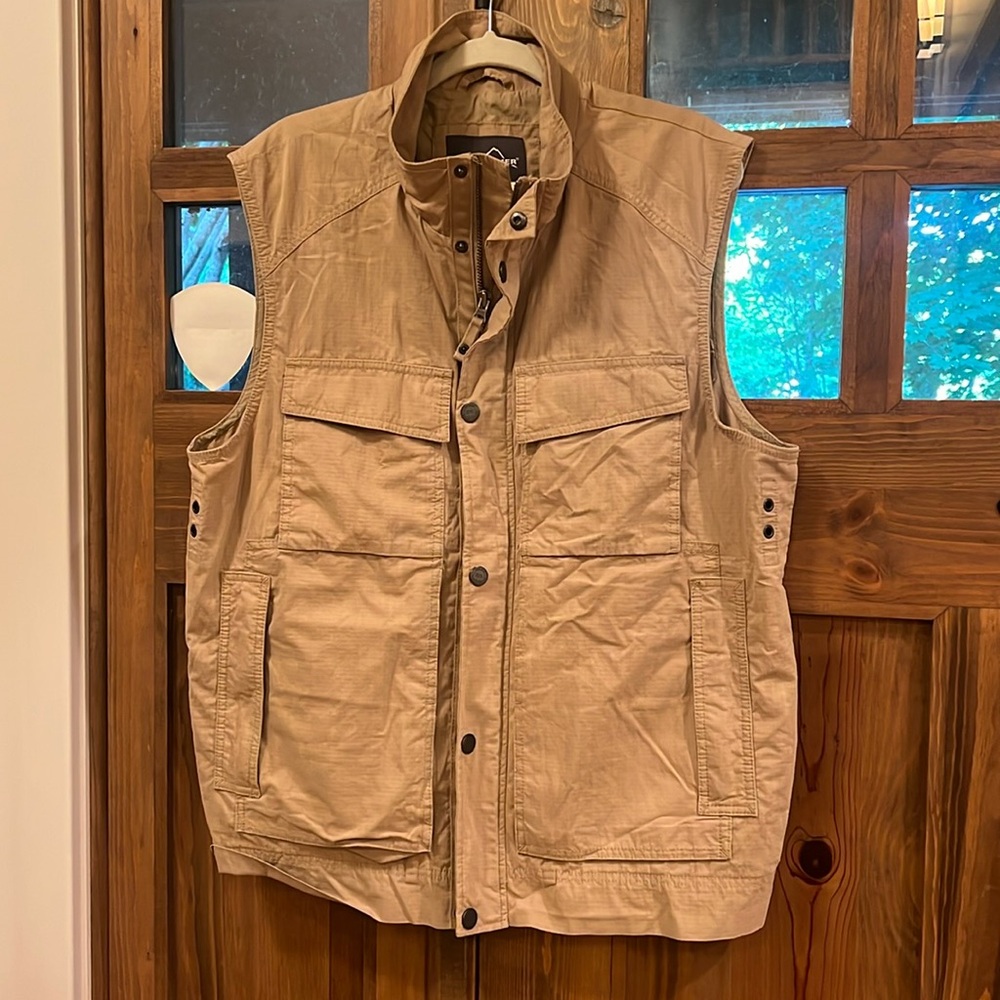 Eddie Bauer Vest😊